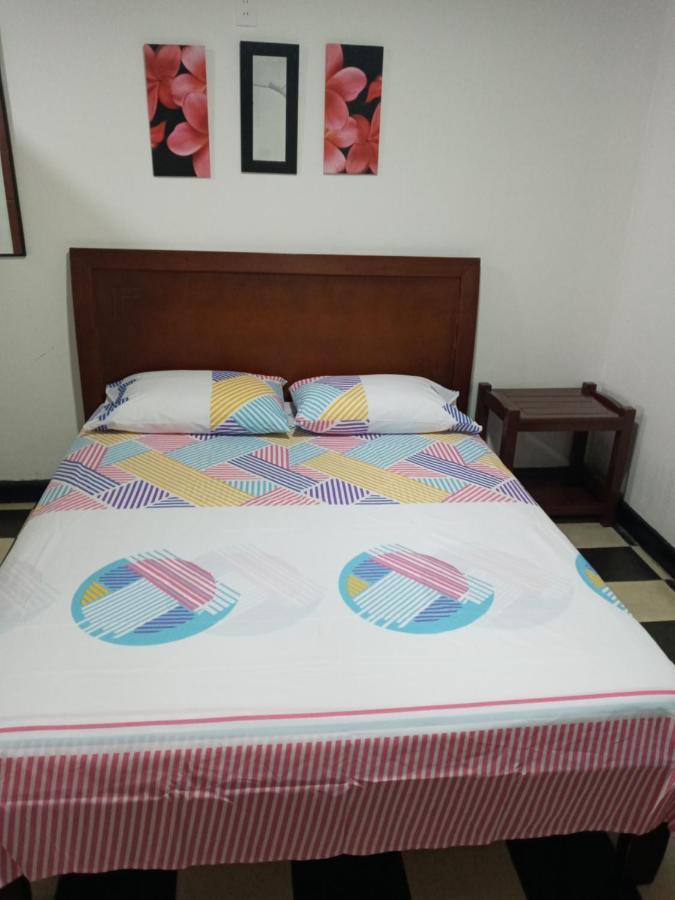 Hospedaje Santa Barbara Buga Buitenkant foto