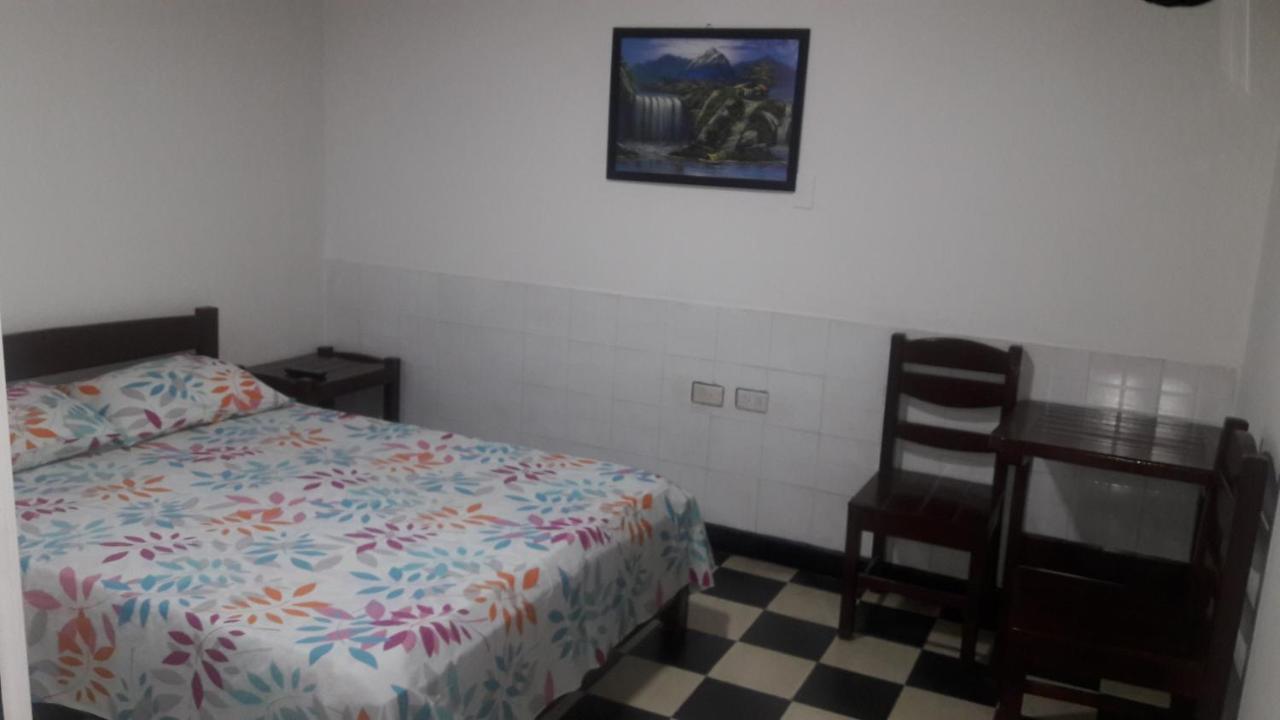Hospedaje Santa Barbara Buga Buitenkant foto