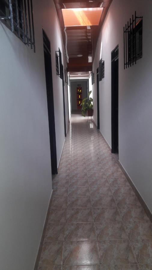 Hospedaje Santa Barbara Buga Buitenkant foto